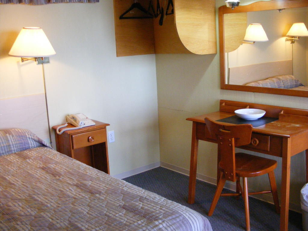 Hotel Motel Bon Accueil Rivière-la-Madeleine Rom bilde