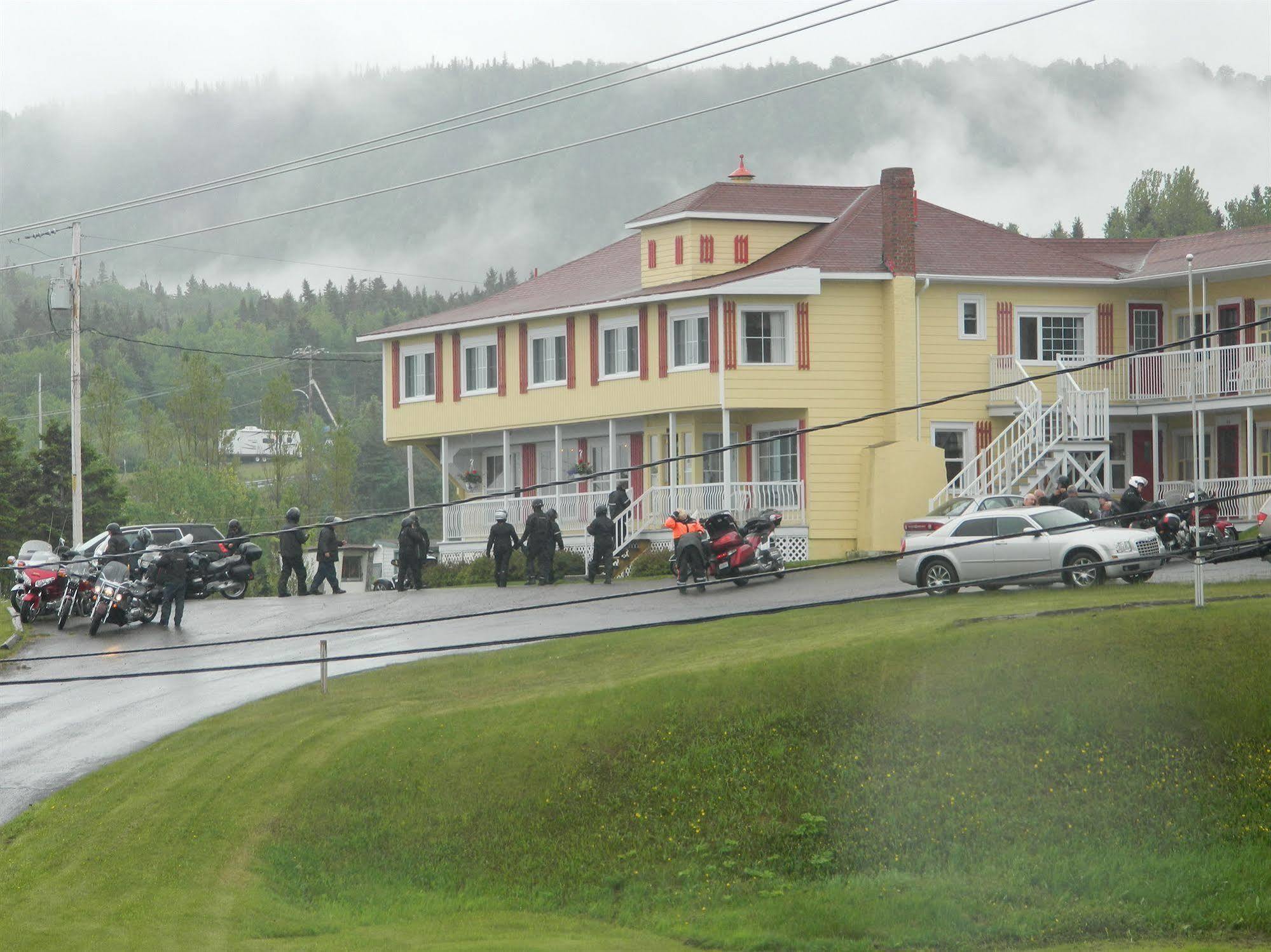 Hotel Motel Bon Accueil Rivière-la-Madeleine Eksteriør bilde